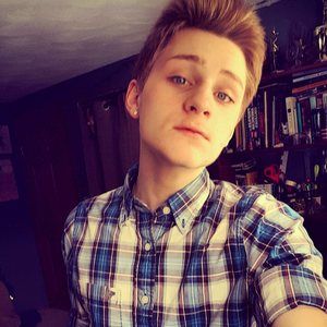 Meet your Posher, Troy